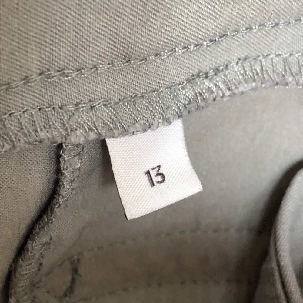 Reitmans Gray Capris - Picture 4 of 5
